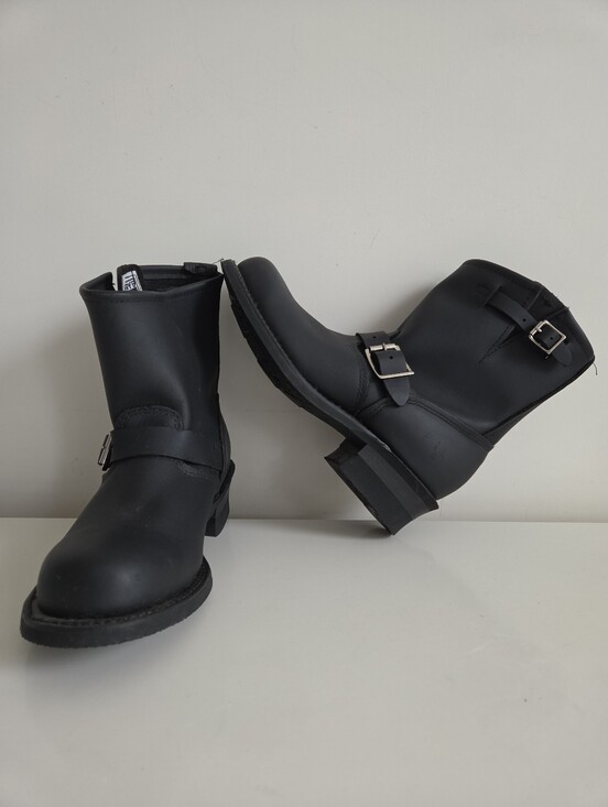 Frye Shoes - Frye Engineer 8R Boots Black Oiled Leather 77500 Size 8.5 NEW